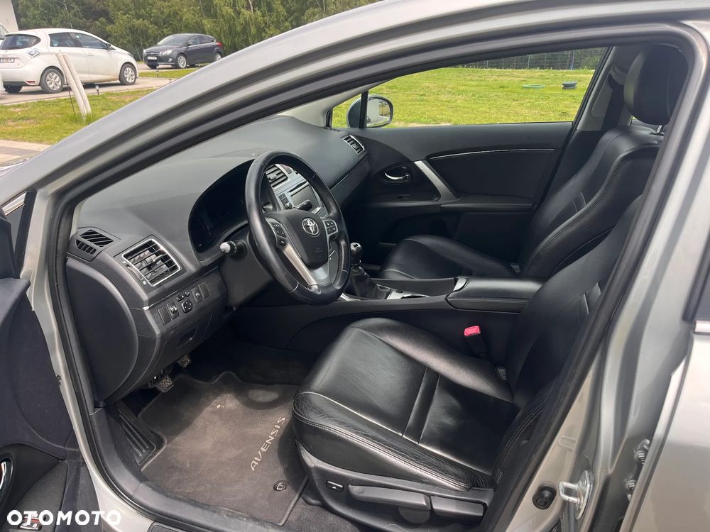 Toyota Avensis 1.6 Premium - 10