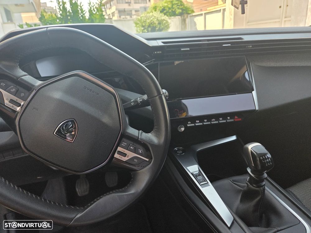 Peugeot 308 SW 1.2 PureTech Allure Pack — fotografia 16
