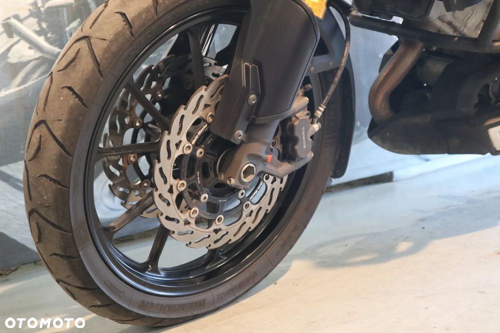 Suzuki V-STROM - 3
