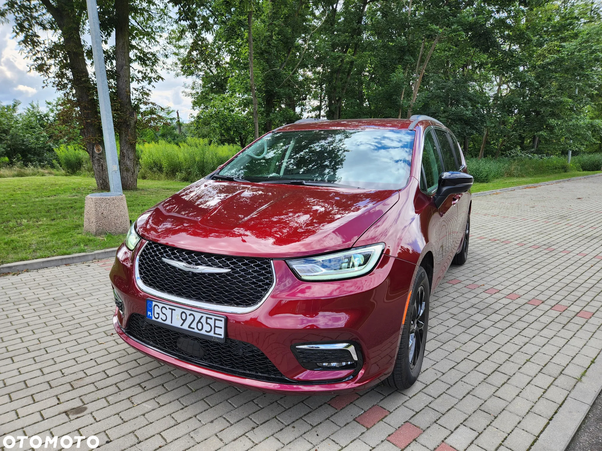 Chrysler Pacifica - 8