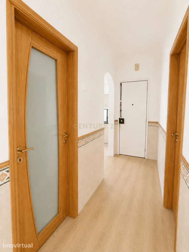 Apartamento T2 na Mina – Amadora | Localização de excelência junto ao - Grande imagem: 2/18