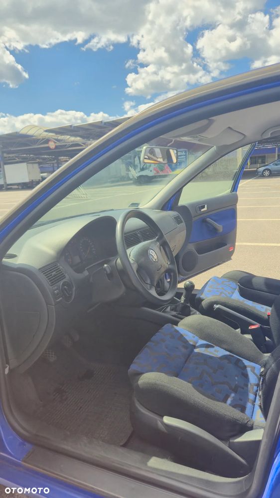 Volkswagen Golf 1.6 Comfortline - 15