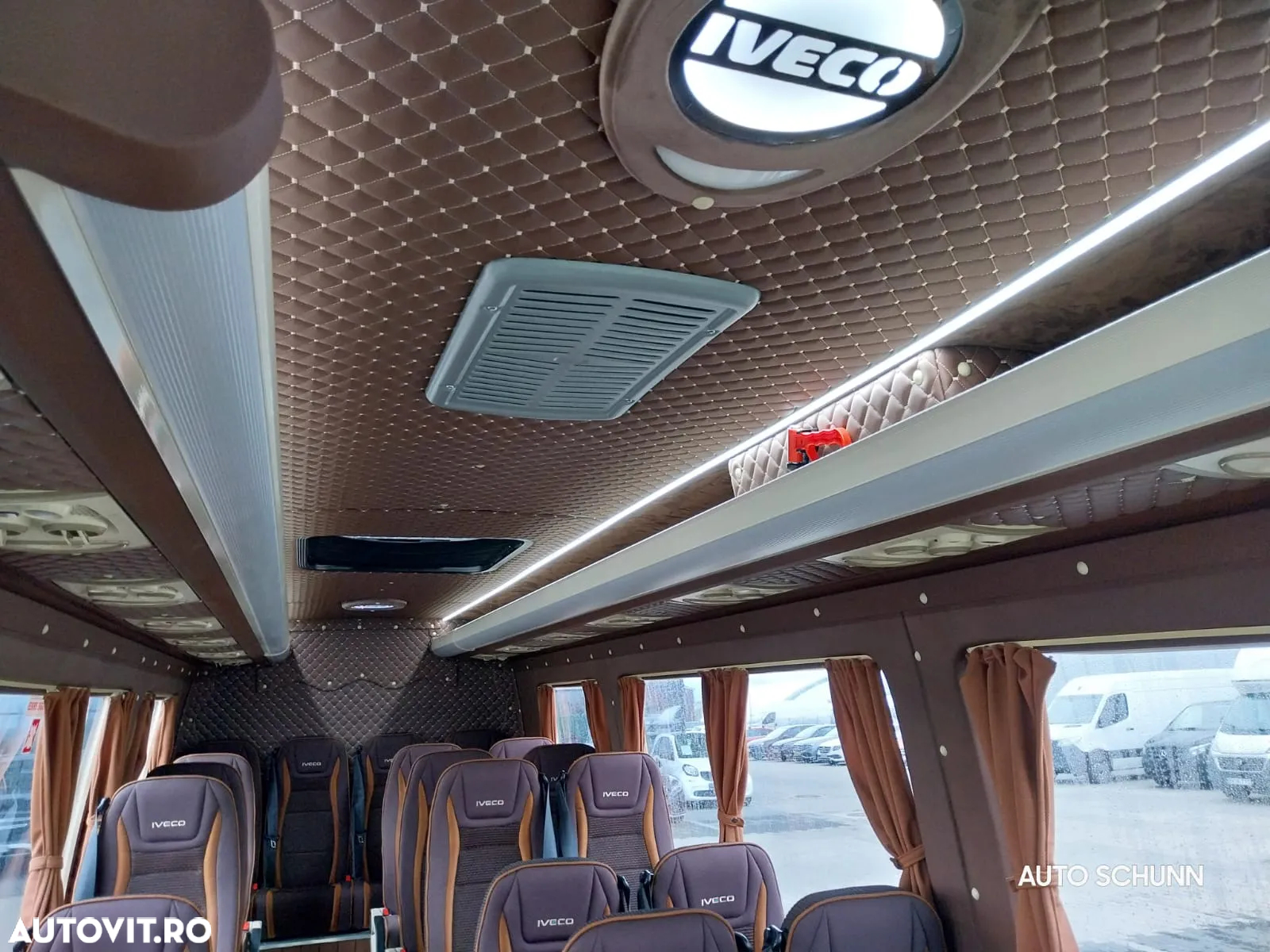 Iveco Bus - 22+1+1 locuri - 27