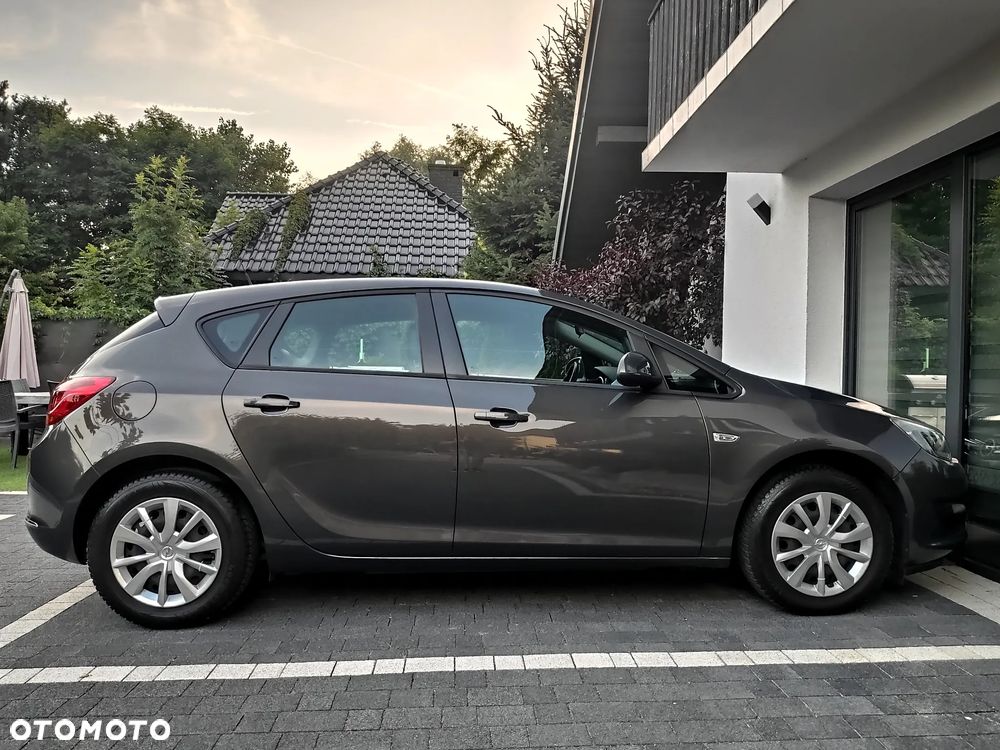 Opel Astra 1.4 T Essentia - 9
