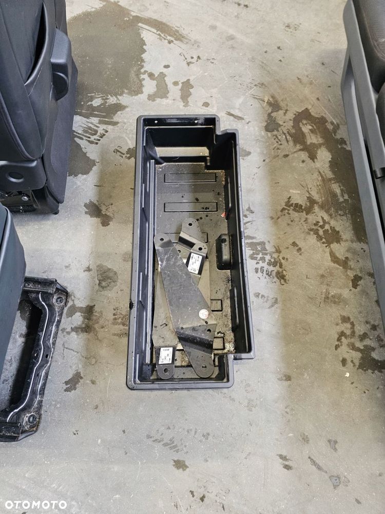 fotele kanapa ławka renault trafic iii brygadówka 6 osobowa lift 23r - 4