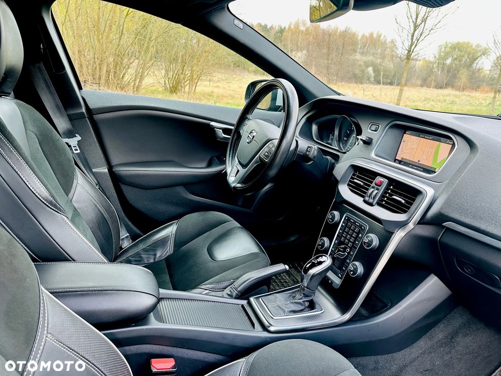 Volvo V40 T3 Drive-E R-Design Momentum - 27