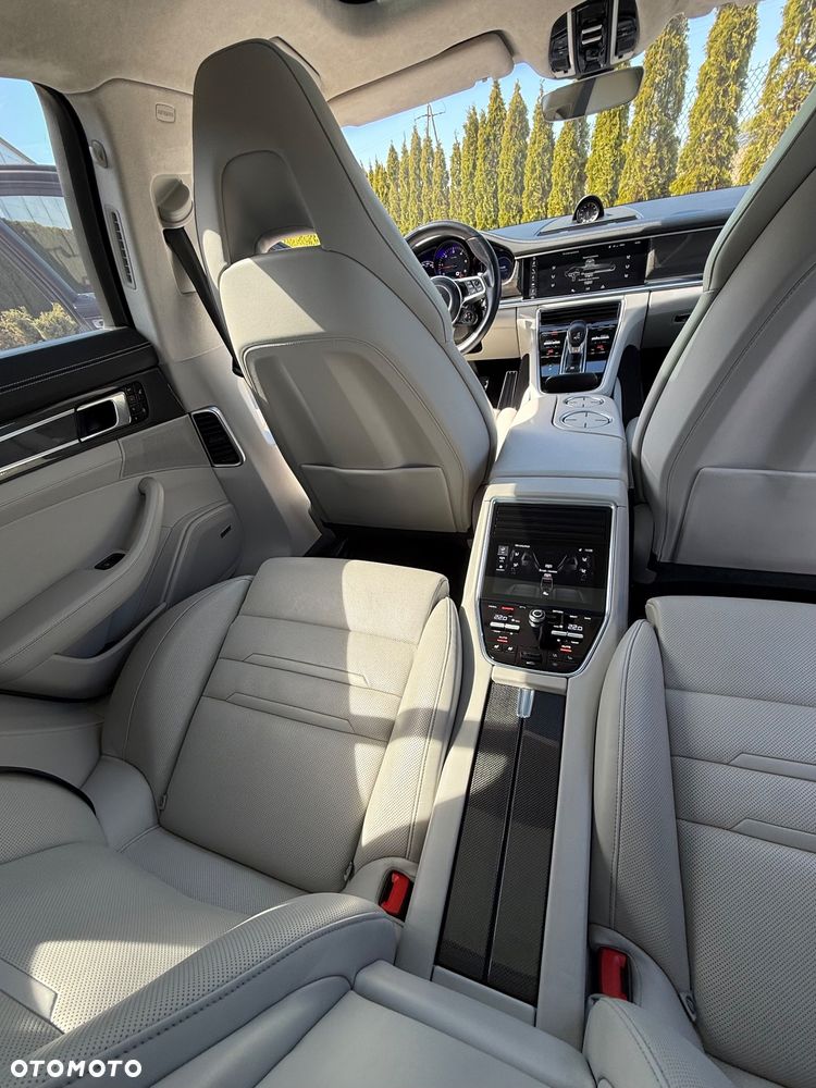 Porsche Panamera - 16