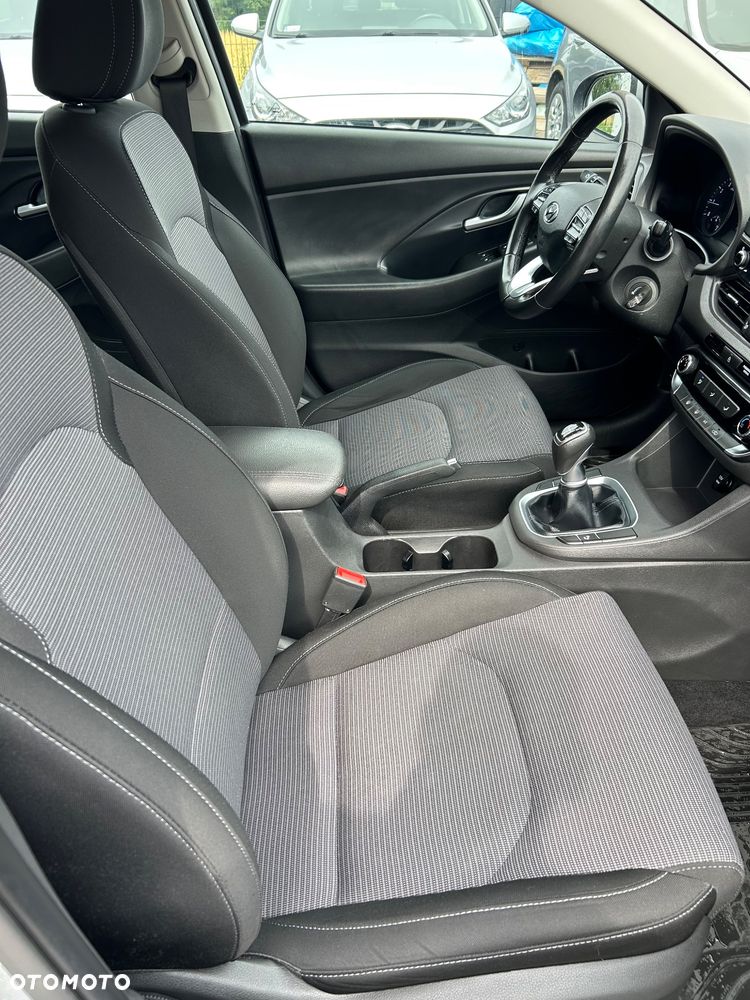 Hyundai i30 1.5 DPI Classic + - 14