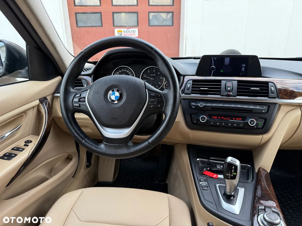 BMW Seria 3 318d Luxury Line - 24
