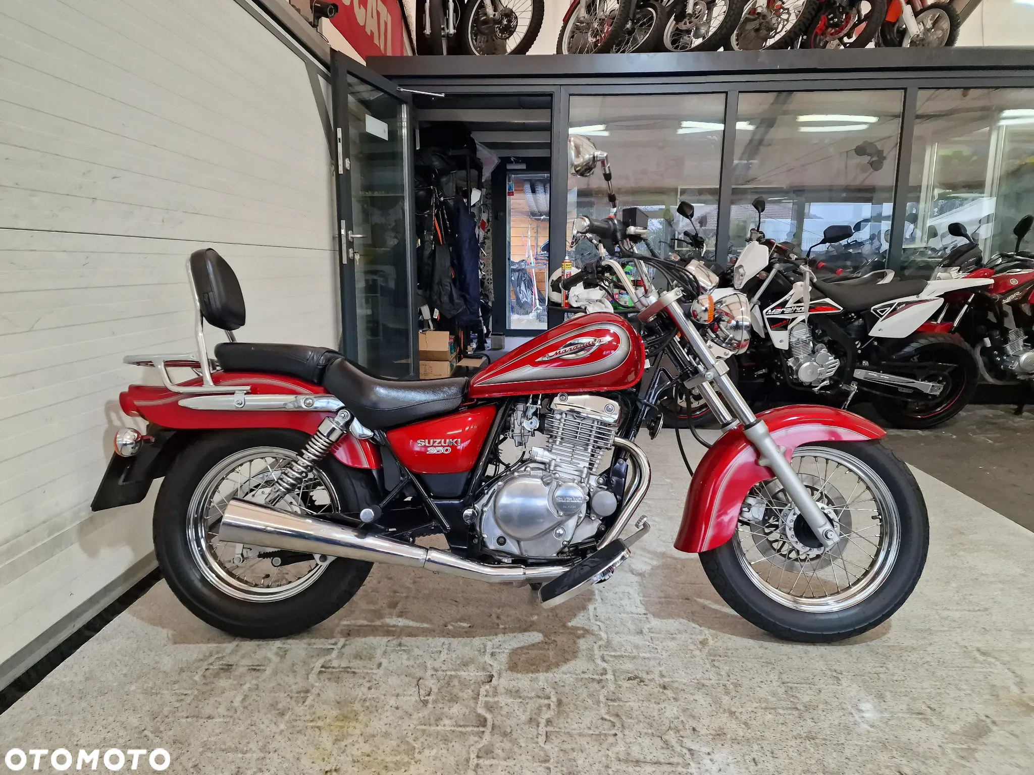 Suzuki Marauder - 16