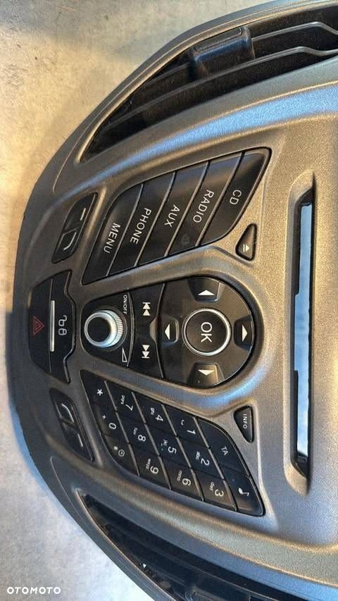 panel radia ford courier 2017r - 3