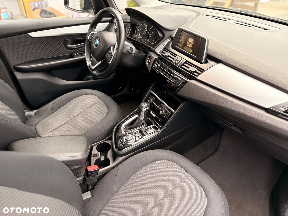 BMW Seria 2 216d - 14