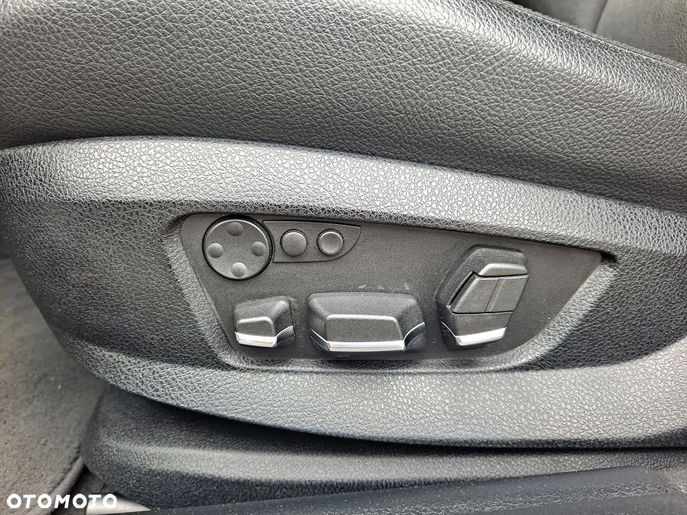 BMW Seria 5 530d xDrive Luxury Line - 10