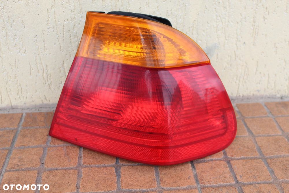 LAMPA PRAWY TYŁ WKŁAD BMW E46 8364922