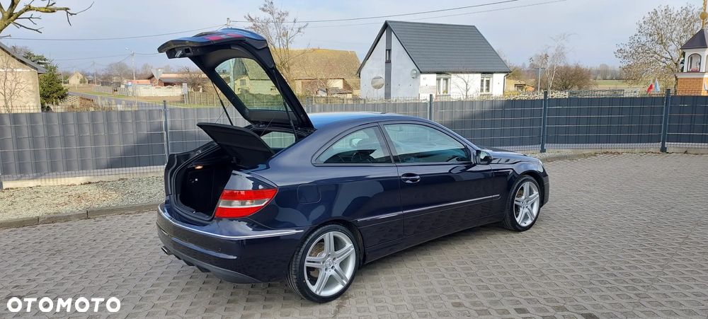 Mercedes-Benz CLC - 40