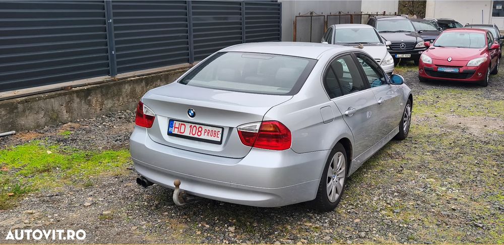BMW Seria 3 325xi - 27