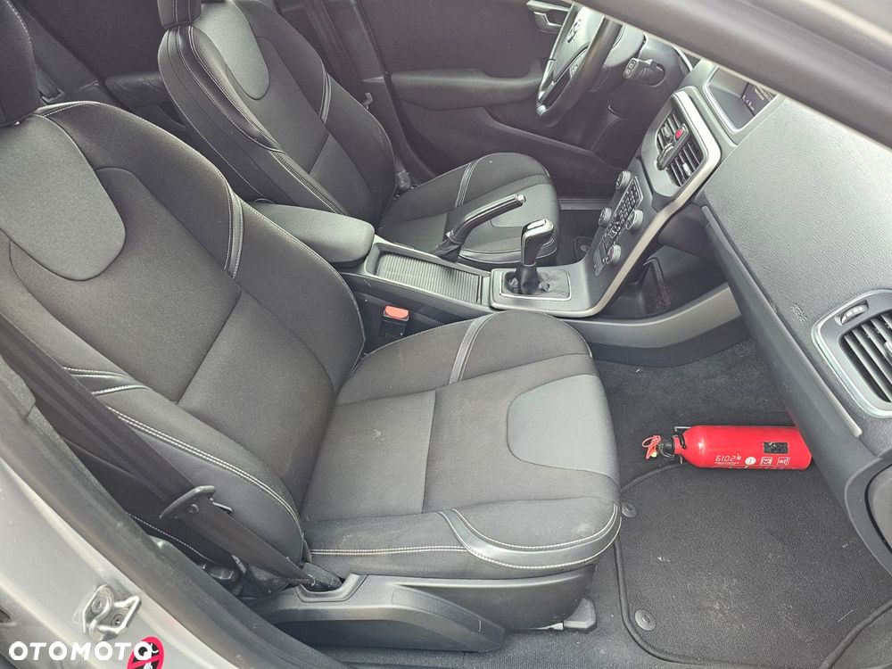 Volvo V40 D2 Momentum - 7