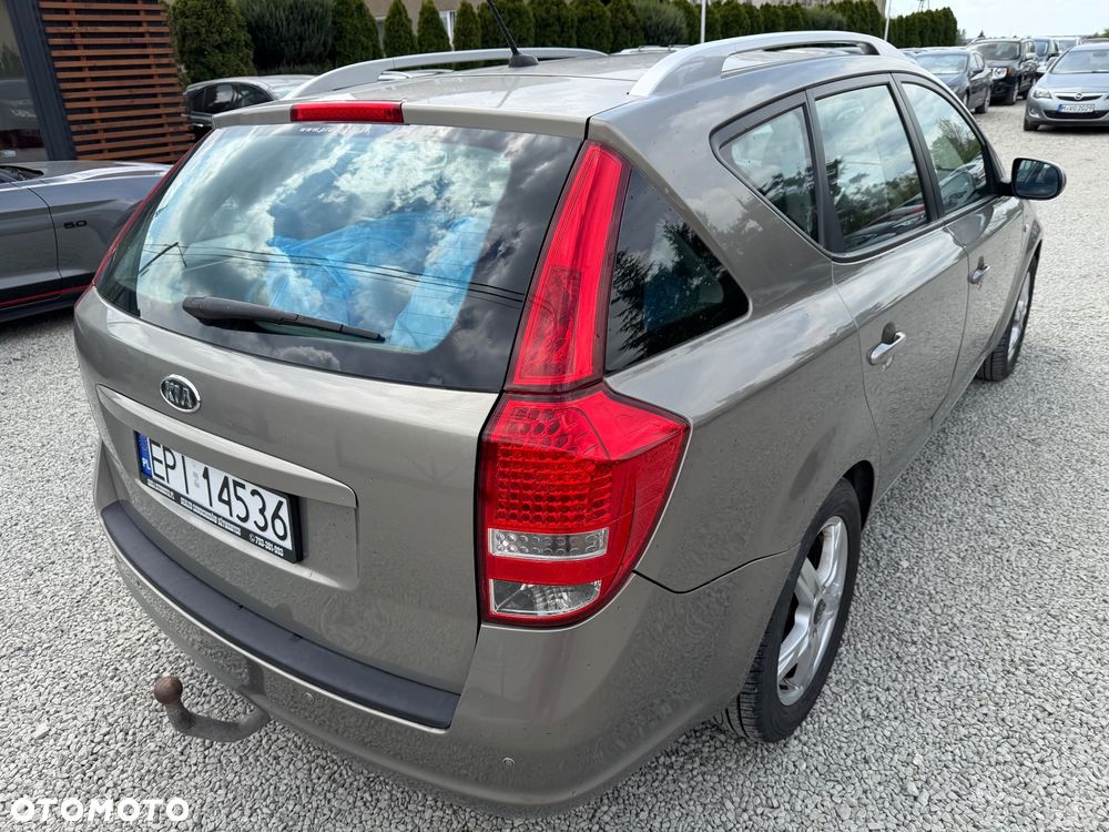 Kia Ceed 1.4 CVVT Attract - 11