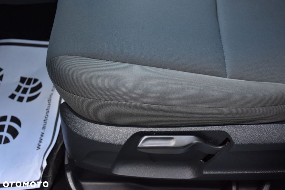 Ford Kuga 2.0 TDCi 2x4 Titanium - 19