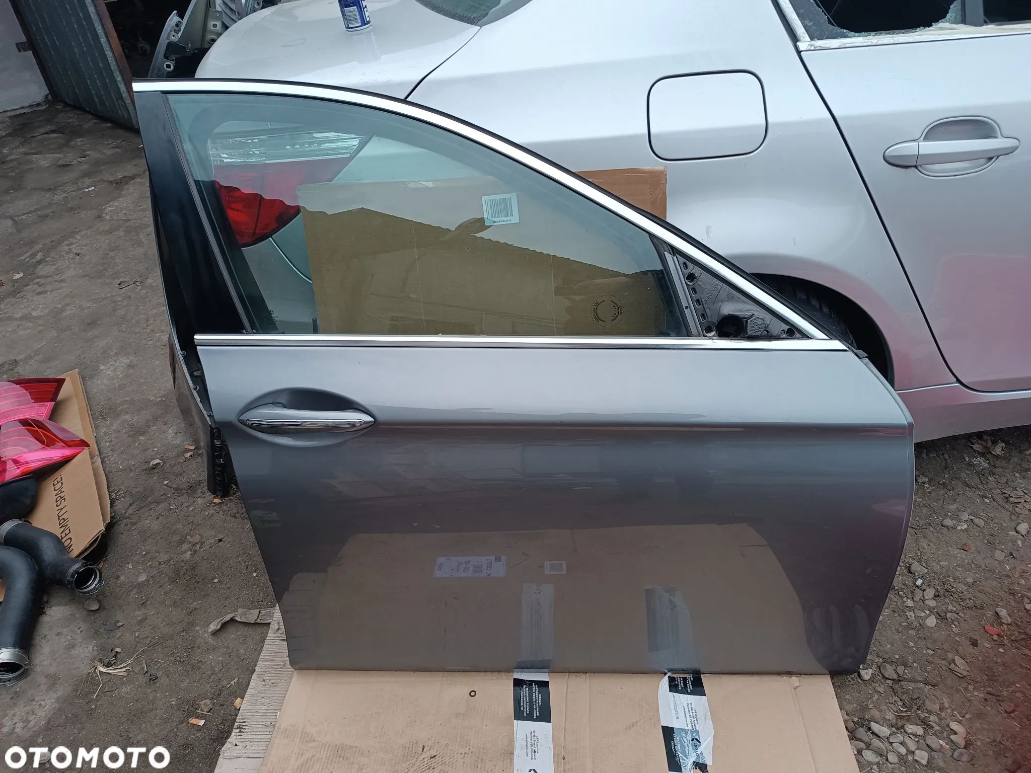 BMW 5 F10 2010-2017 Drzwi przednie  prawe  A52 KOMPLETNE SPACEGRAU  A52 - 1