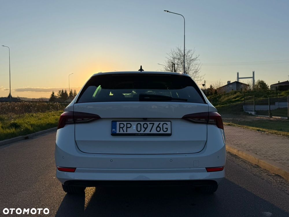 Skoda Octavia 2.0 TDI SCR 4x4 Style DSG - 10