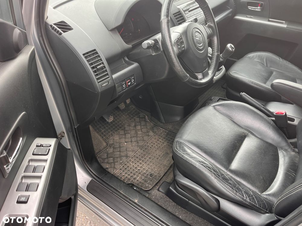 Mazda 5 - 7