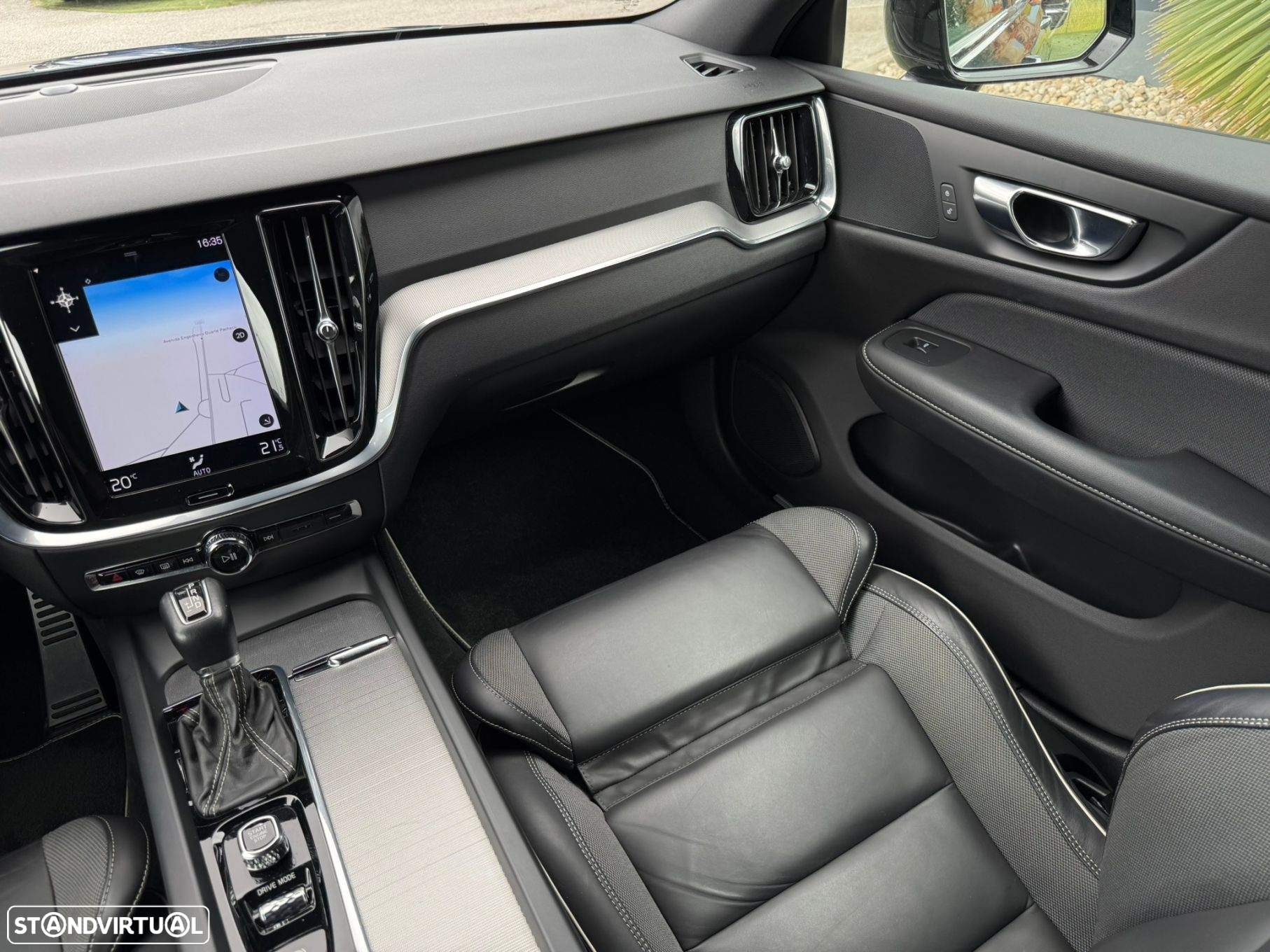Volvo V60 2.0 D3 R-Design Geartronic - 25