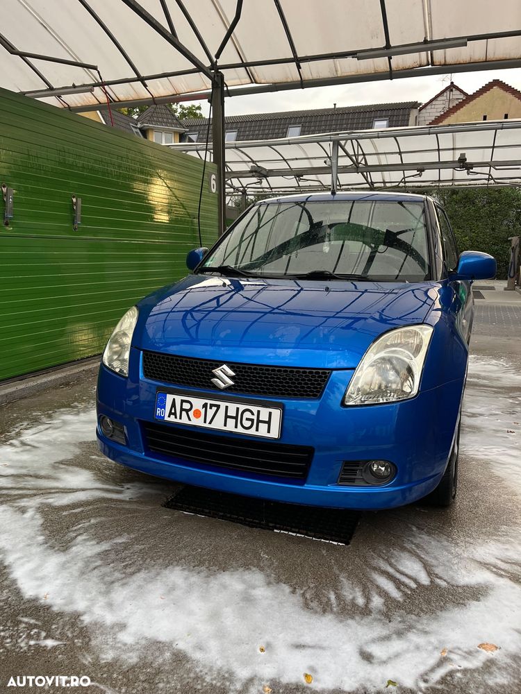 Suzuki Swift 1.3 GLX - 1