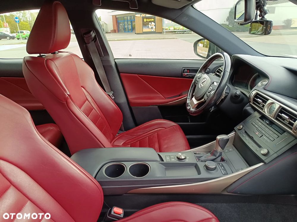 Lexus IS 200t F Sport - 16