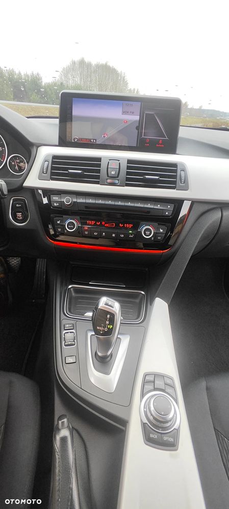 BMW Seria 3 318d - 15