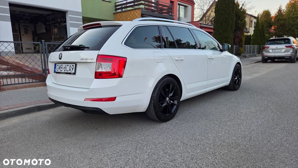 Skoda Octavia 1.6 TDI DPF DSG Elegance - 15