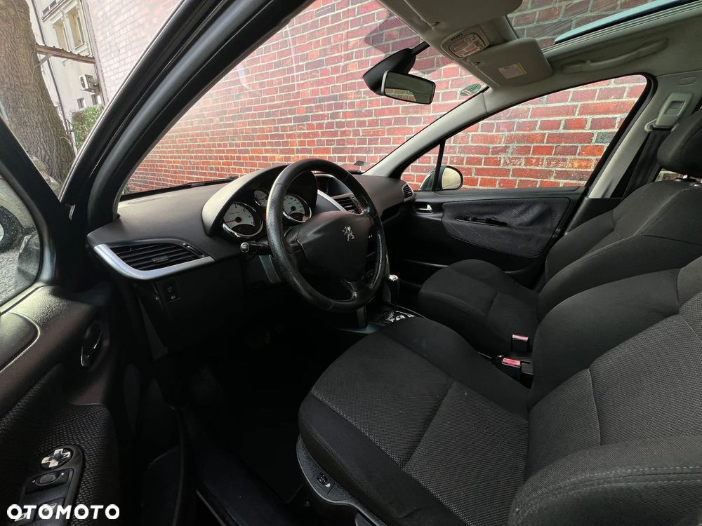 Peugeot 207 - 8