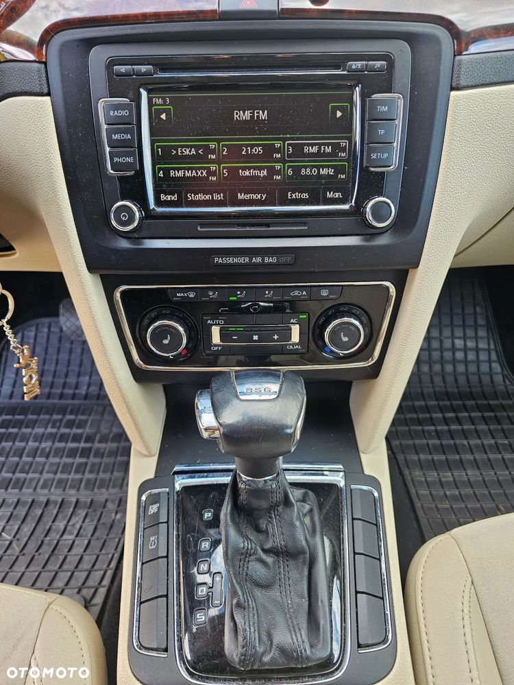 Skoda Superb 2.0 TDI Elegance DSG - 11