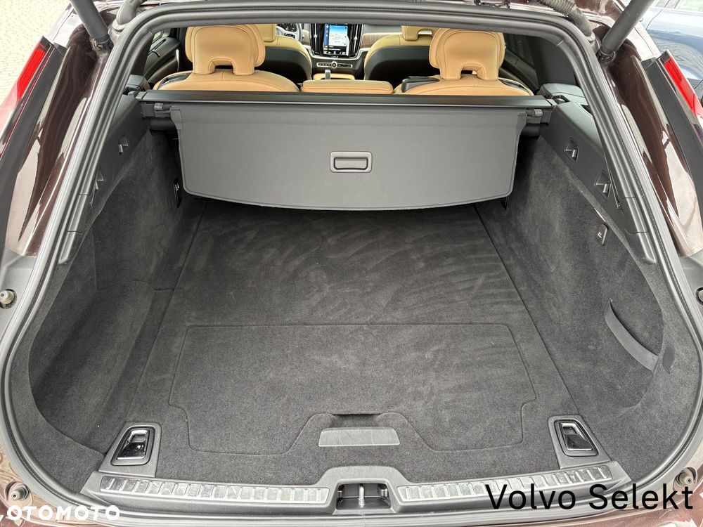 Volvo V90 Cross Country - 26