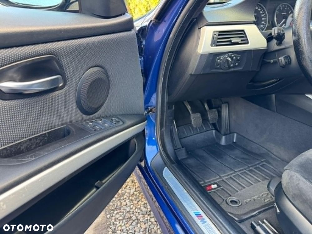 BMW Seria 3 318i - 15