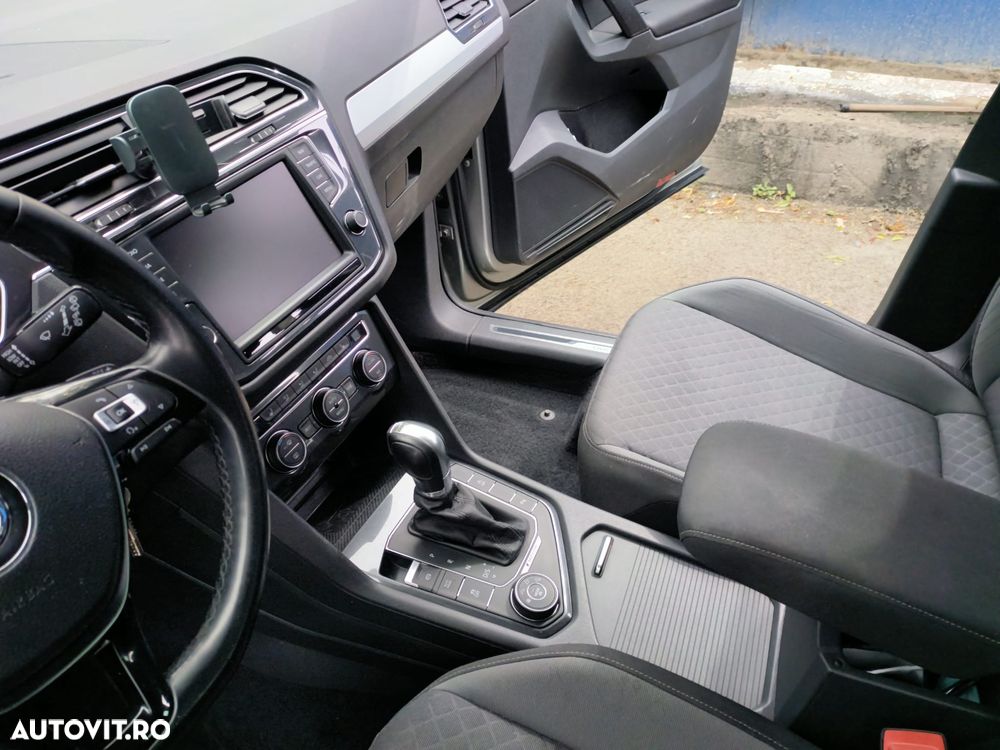 Volkswagen Tiguan 2.0 TDI 4Mot DSG Comfortline - 9
