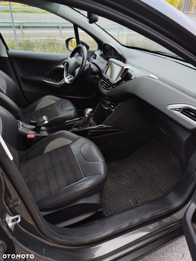 Peugeot 2008 1.6 BlueHDi Style - 13