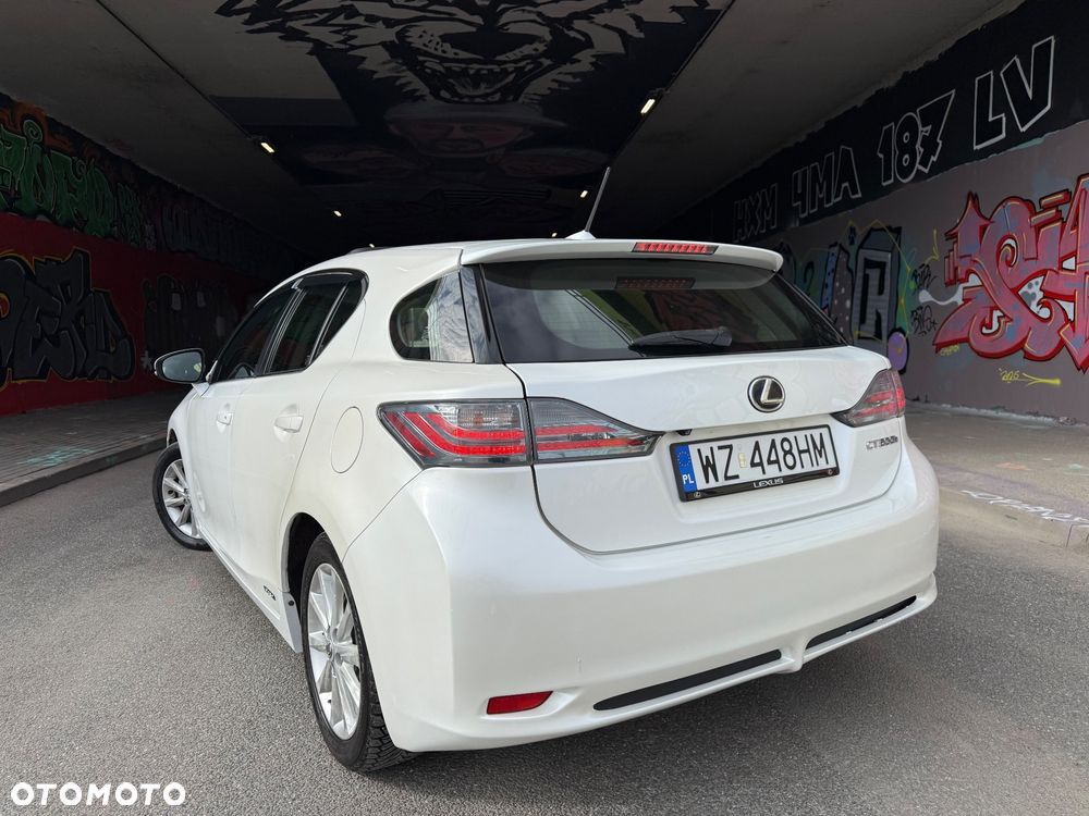 Lexus CT - 10
