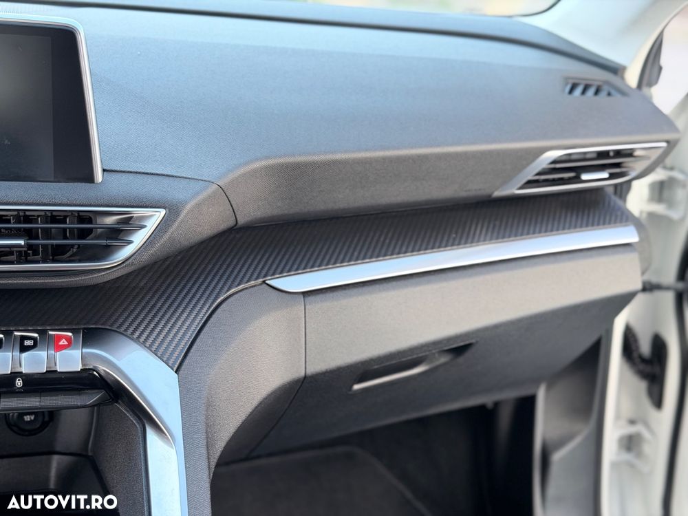 Peugeot 5008 1.5L BlueHDI EAT8 S&S GT - 31