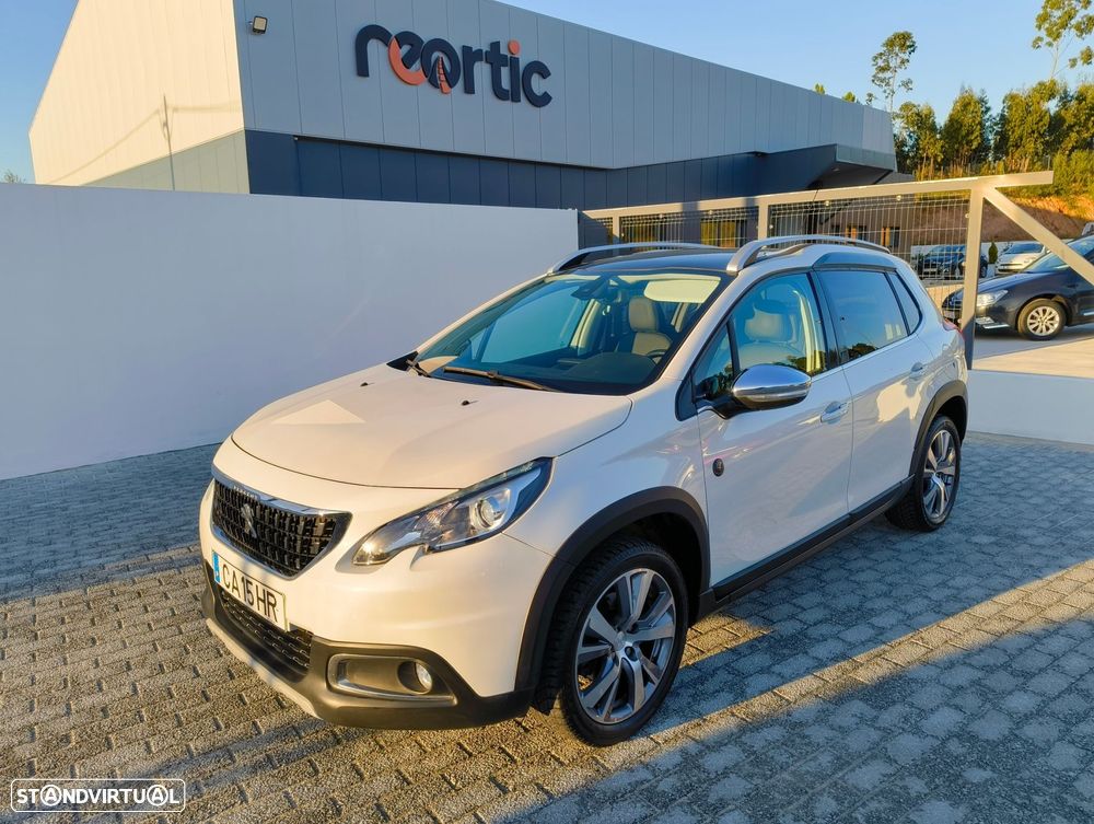 Peugeot 2008 1.2 PureTech Crossway