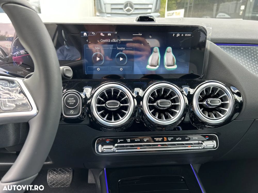 Mercedes-Benz GLA 220 4MATIC MHEV - 19