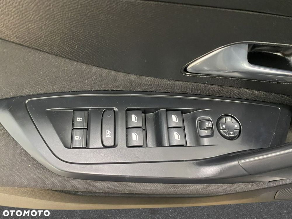 Peugeot 308 1.5 BlueHDi Active Pack S&S EAT8 - 14