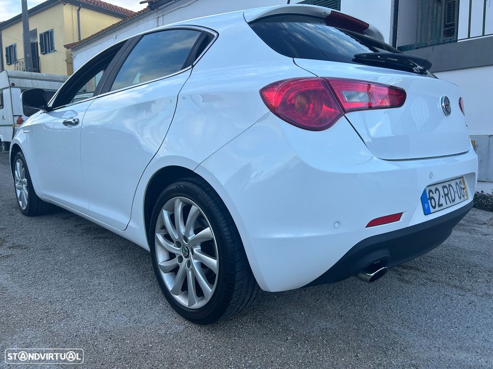 Alfa Romeo Giulietta 1.6 JTDM - 3