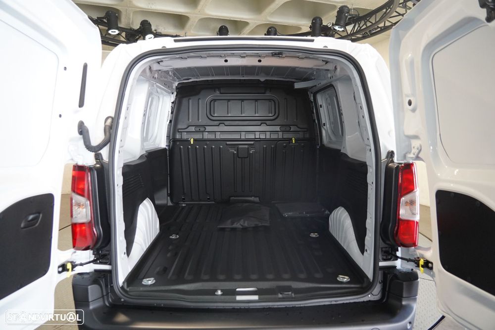 Peugeot e-Partner 50 kWh M Standard - 32