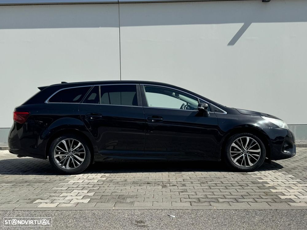 Toyota Avensis SW 2.0 D-4D Luxury+Navi - 9