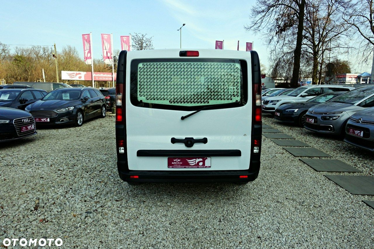 Opel Vivaro - 8