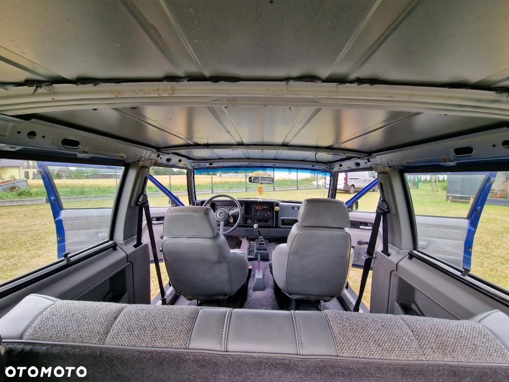 Jeep Cherokee 2.5 - 18