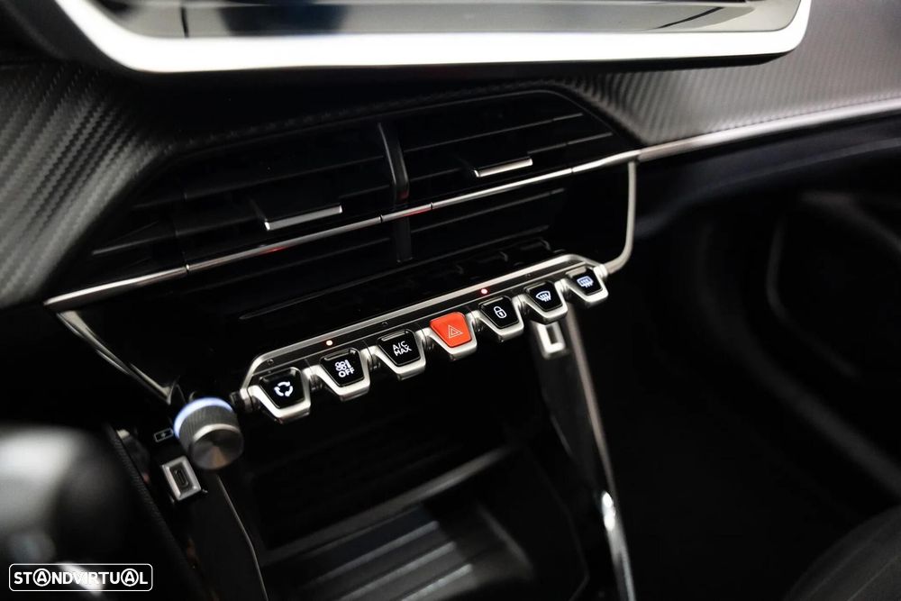 Peugeot 2008 1.2 PureTech Active EAT8 - 24