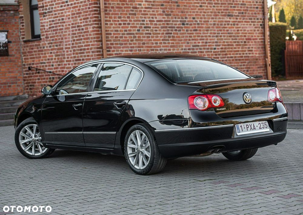 Volkswagen Passat 1.9 TDI Highline - 14