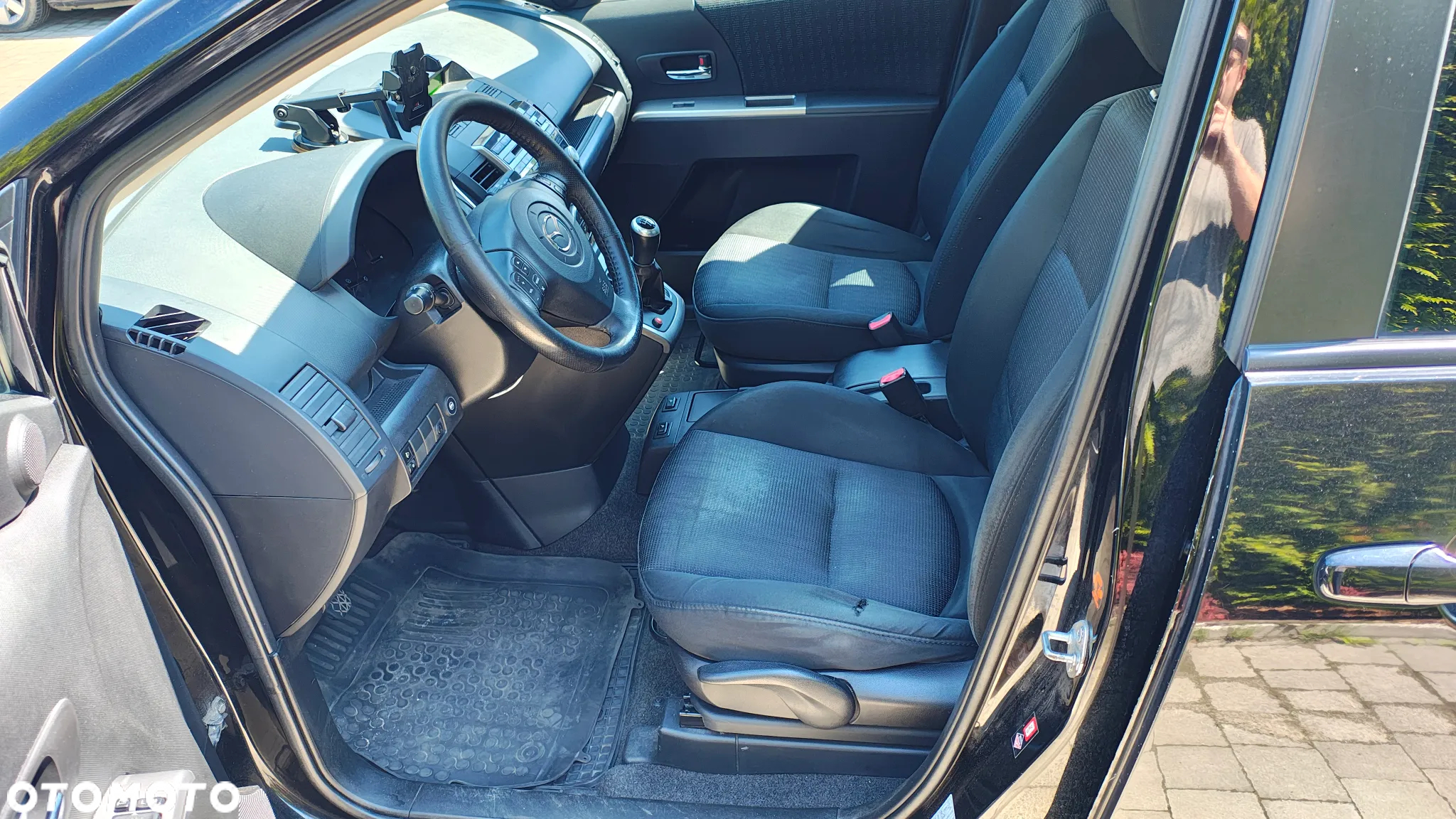 Mazda 5 - 6